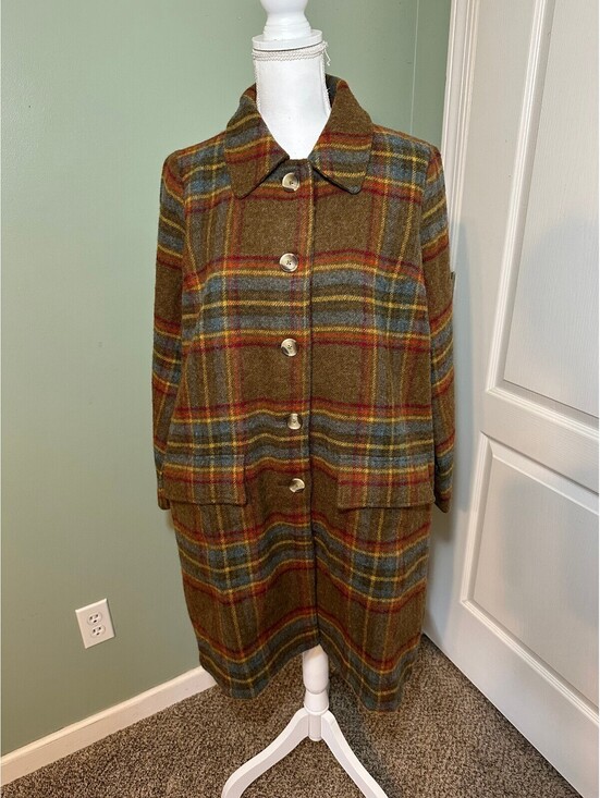 Frances Valentine Jackets & Blazers - Frances Valentine Wool Plaid Andrews Plaid Barn Jacket Coat EUC Size Medium